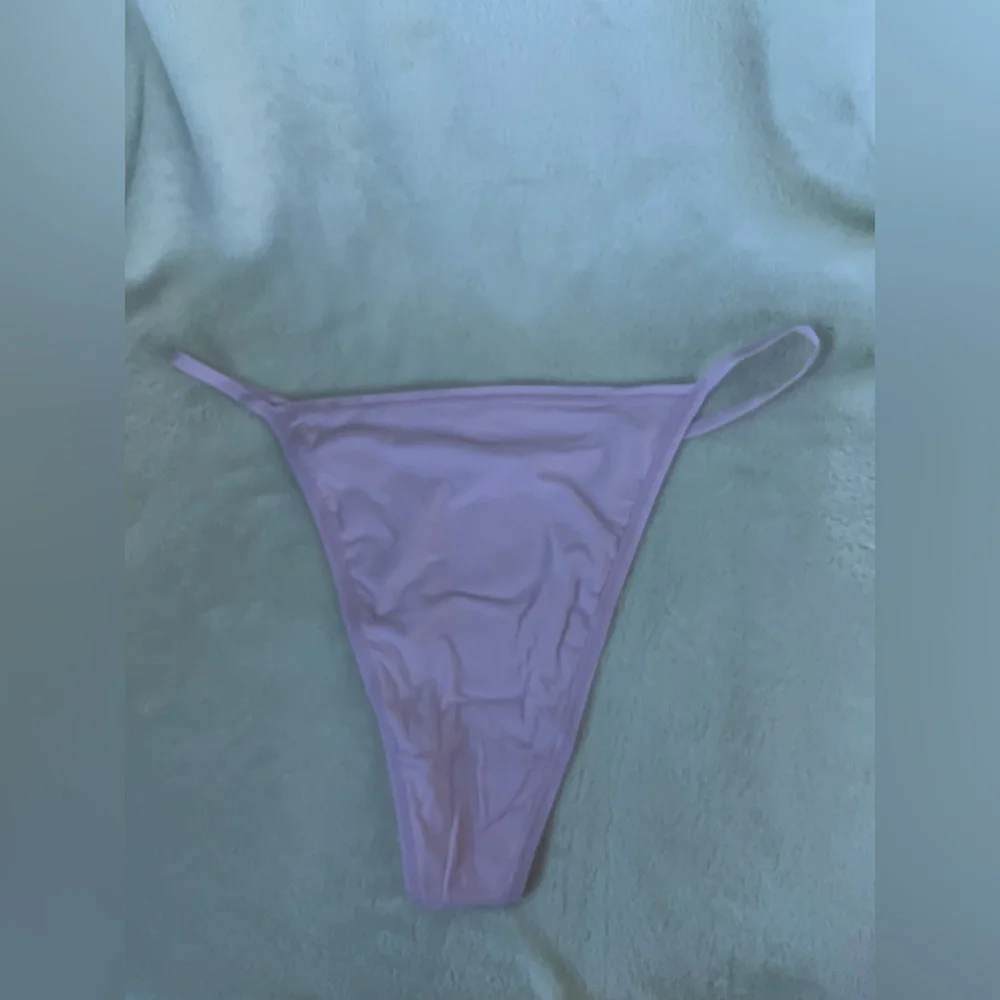 SKIMS Stretch Cotton G-String Thong - Picture 2 of 9